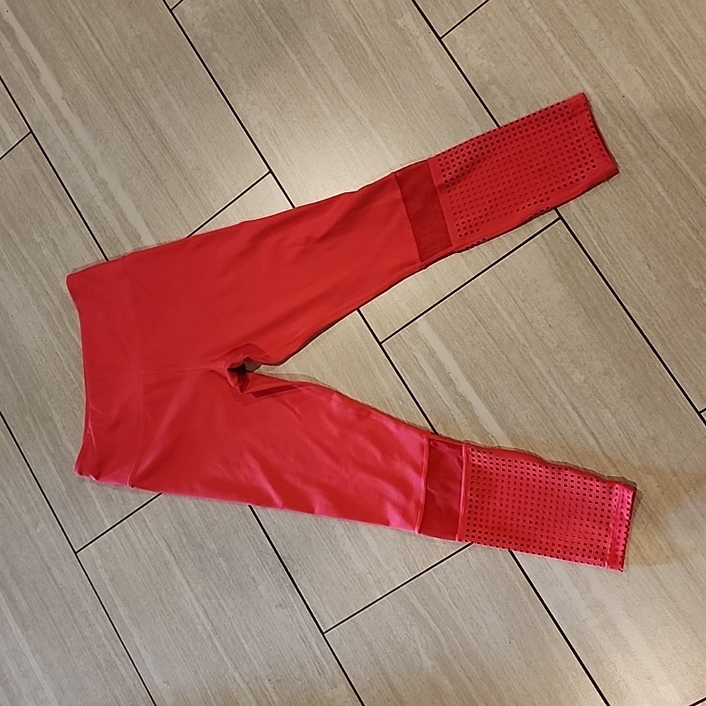 Zyia leggings, pink, size 6-8, brand new without tags.